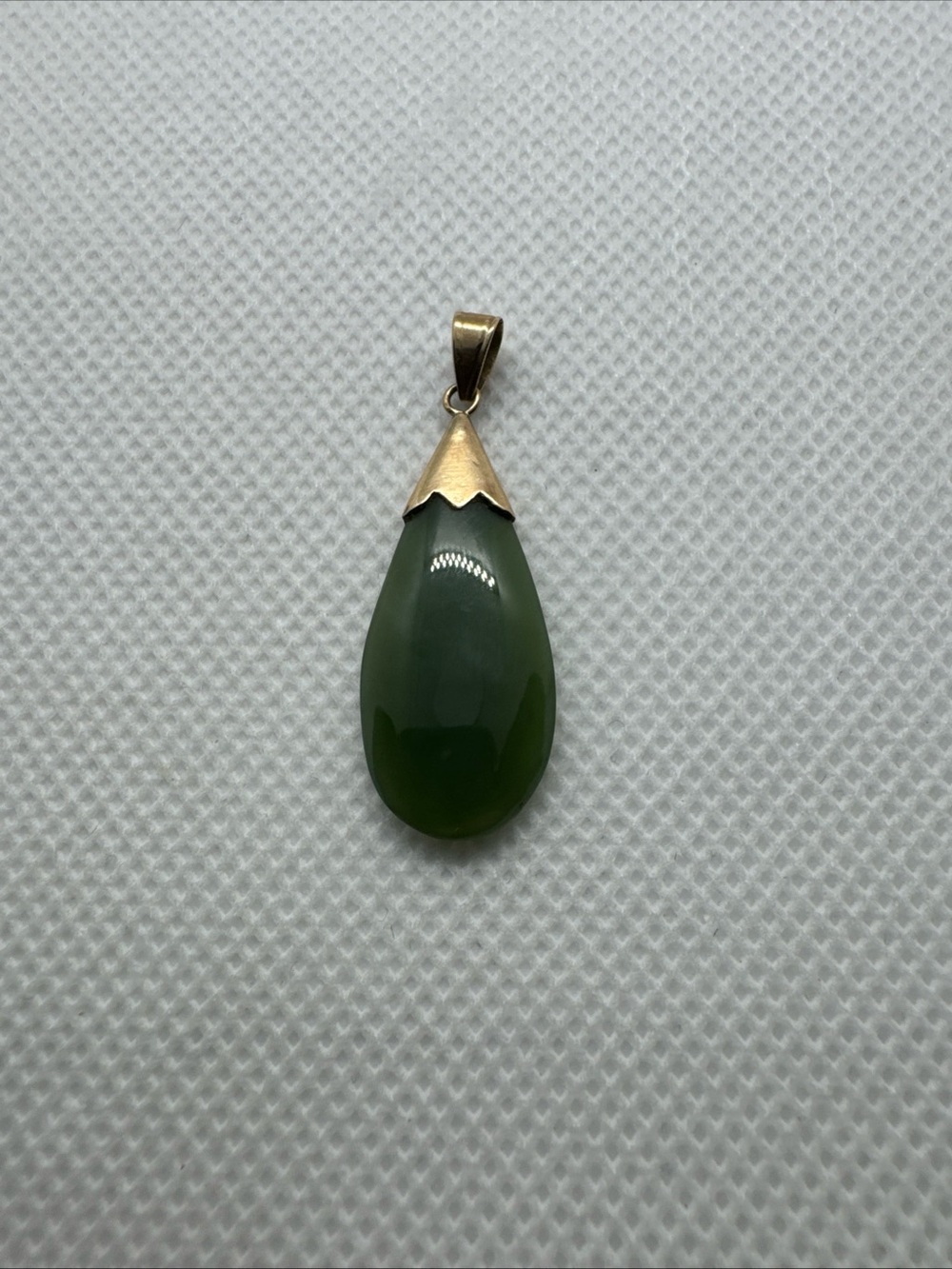 Solid Yellow Gold  Tear Drop Nephrite Jade Pendant w/ 14k bail 2.34g